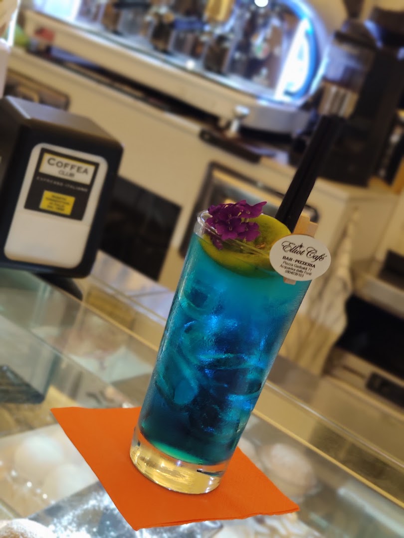 Elliot Café