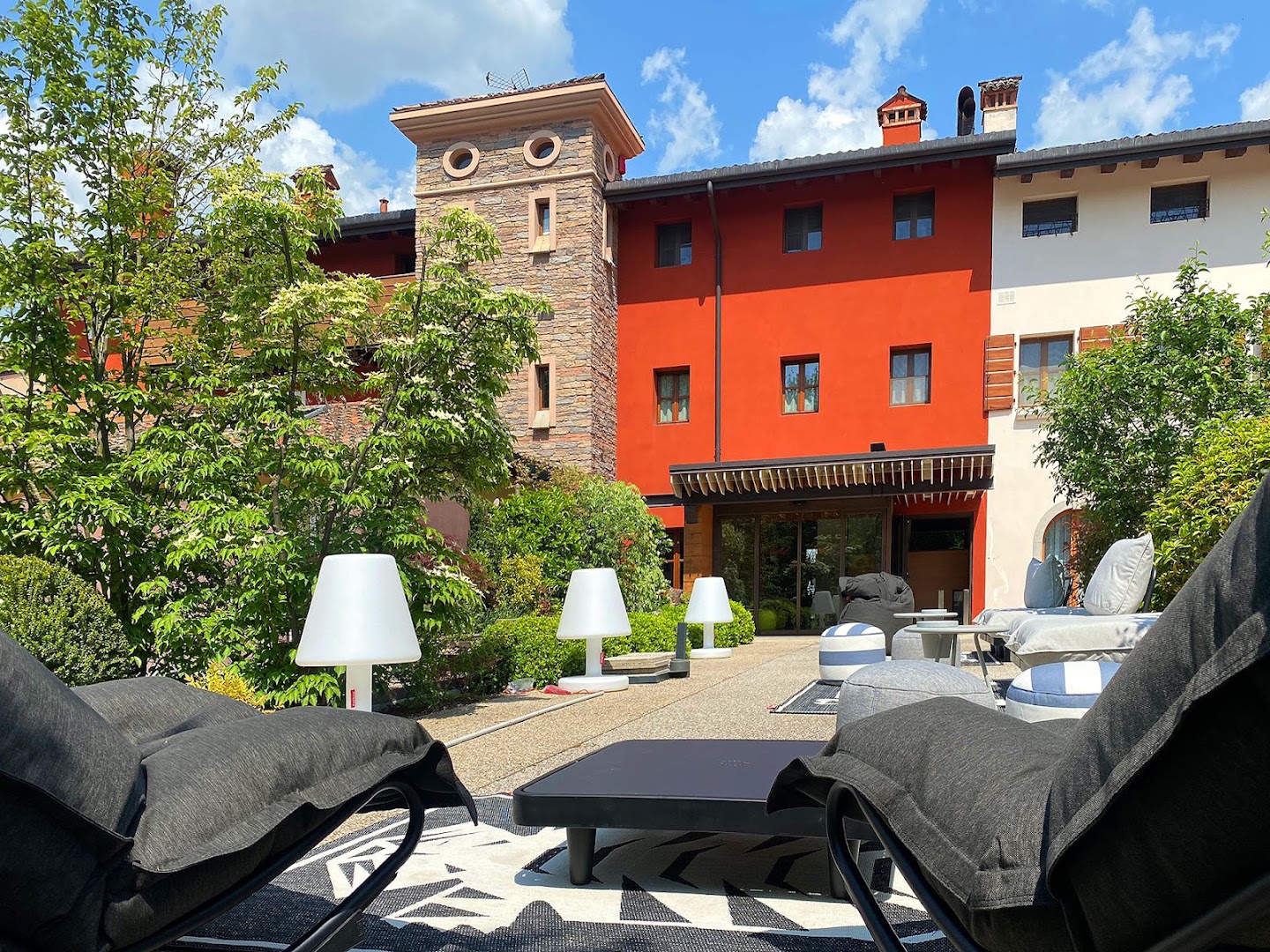 Elliot Osteria e Dormire in Collina