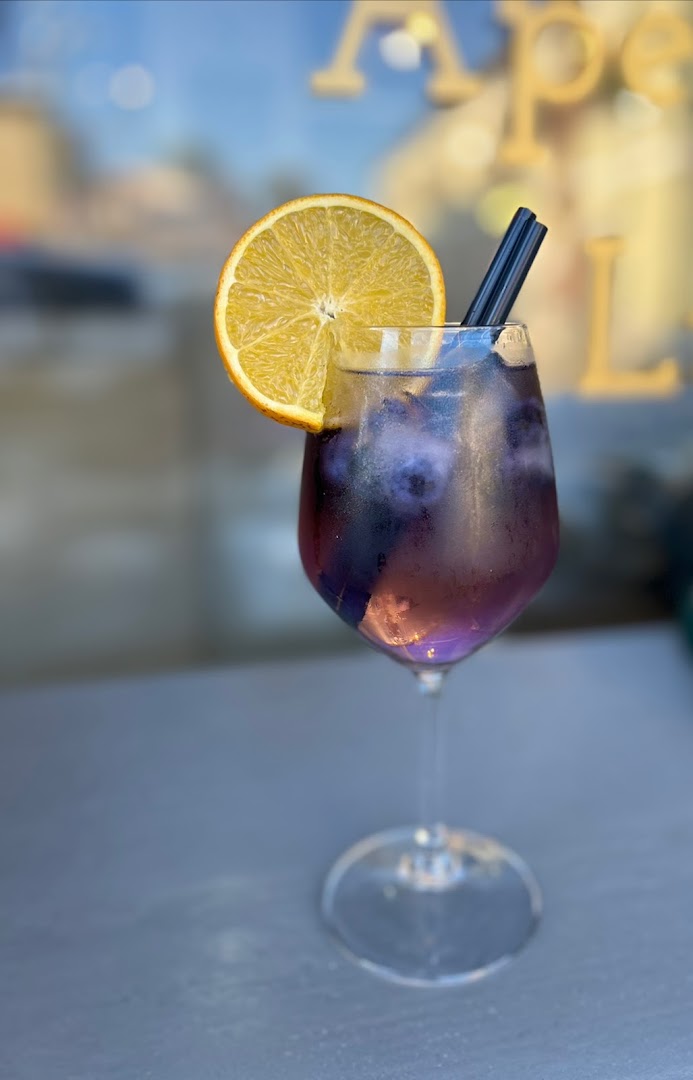 Ely’s Bar