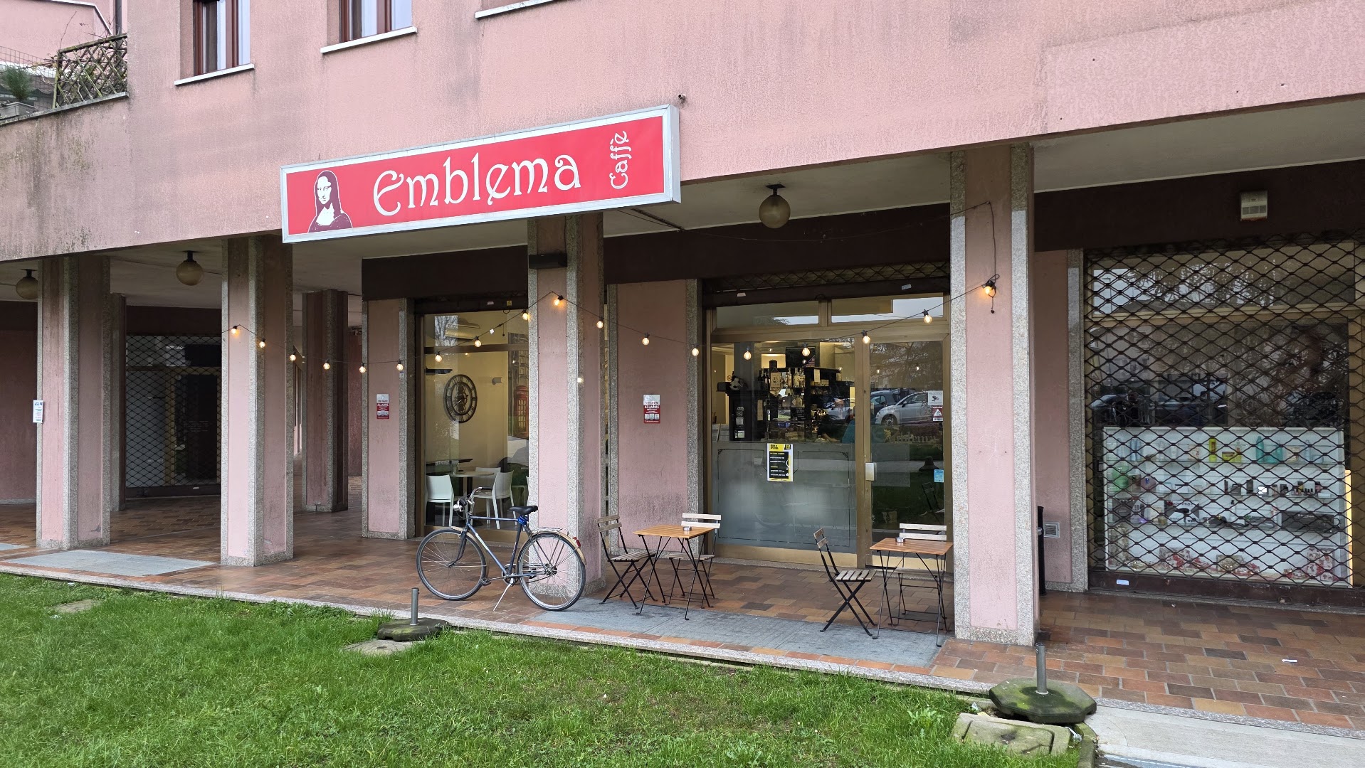 EMBLEMA CAFE