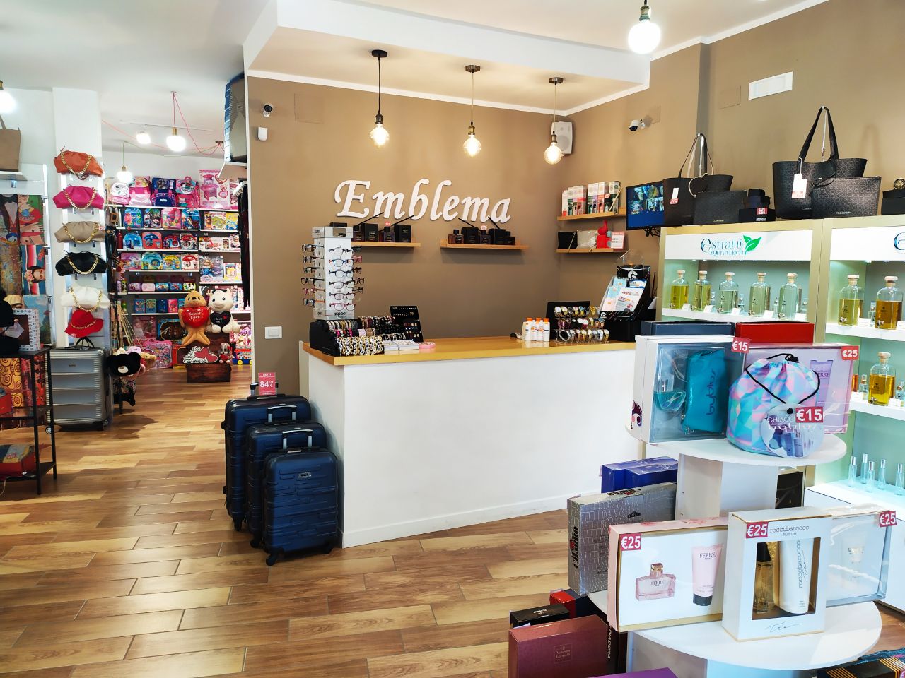 Emblema Shop & Accessories