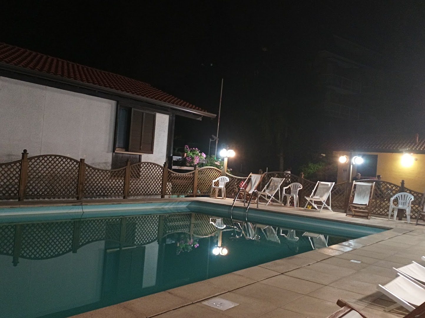Emerald Bar&Restaurant