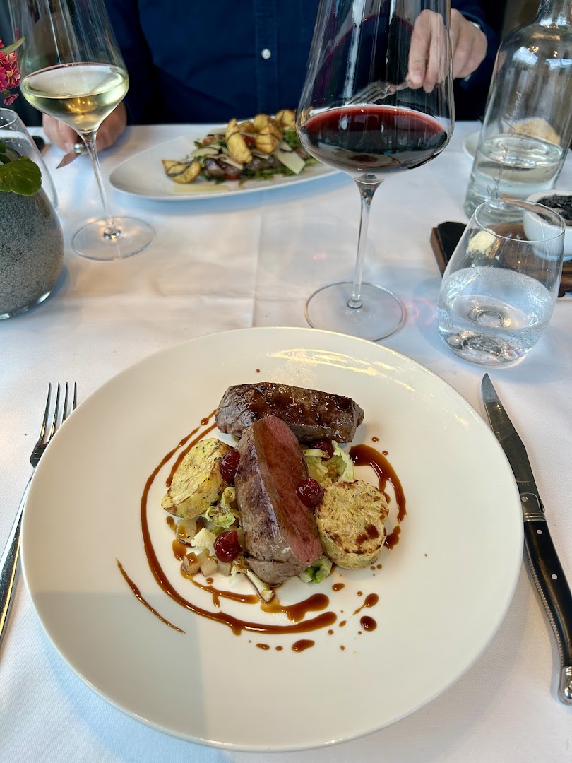 Emmi - Café & Bistro