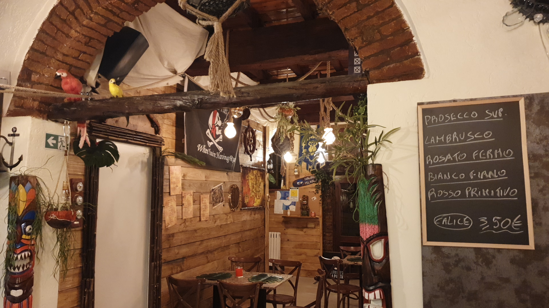 Encio's Tiki Bar