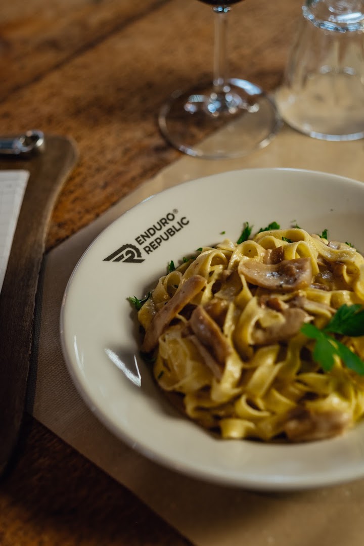 ENDURO REPUBLIC BISTROT