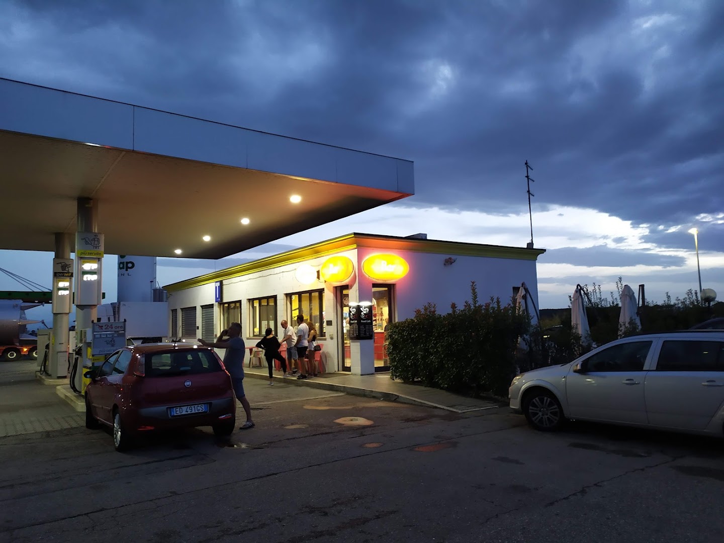 Eni Metano GPL con Bar e Tabacchi, Torrile
