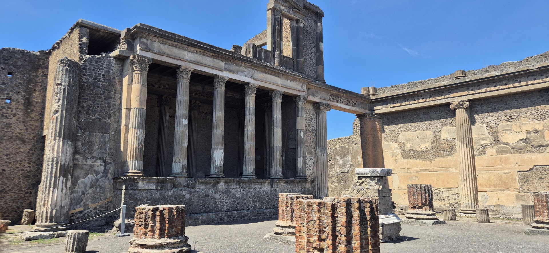 Enjoy Pompeii