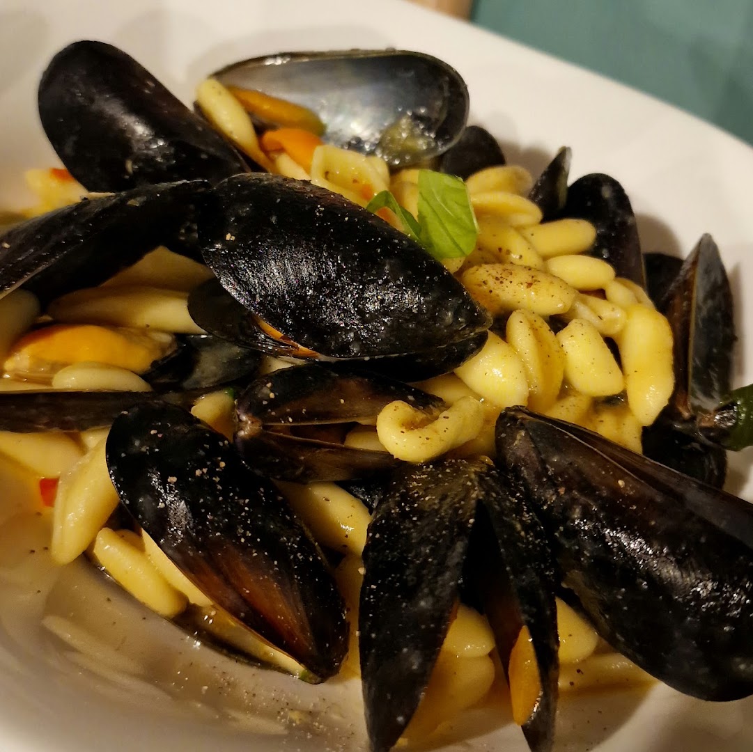 Enosteria Trattoria AL VOLO (TRATTORIA/RISTORANTE/ANTIPASTERIA)