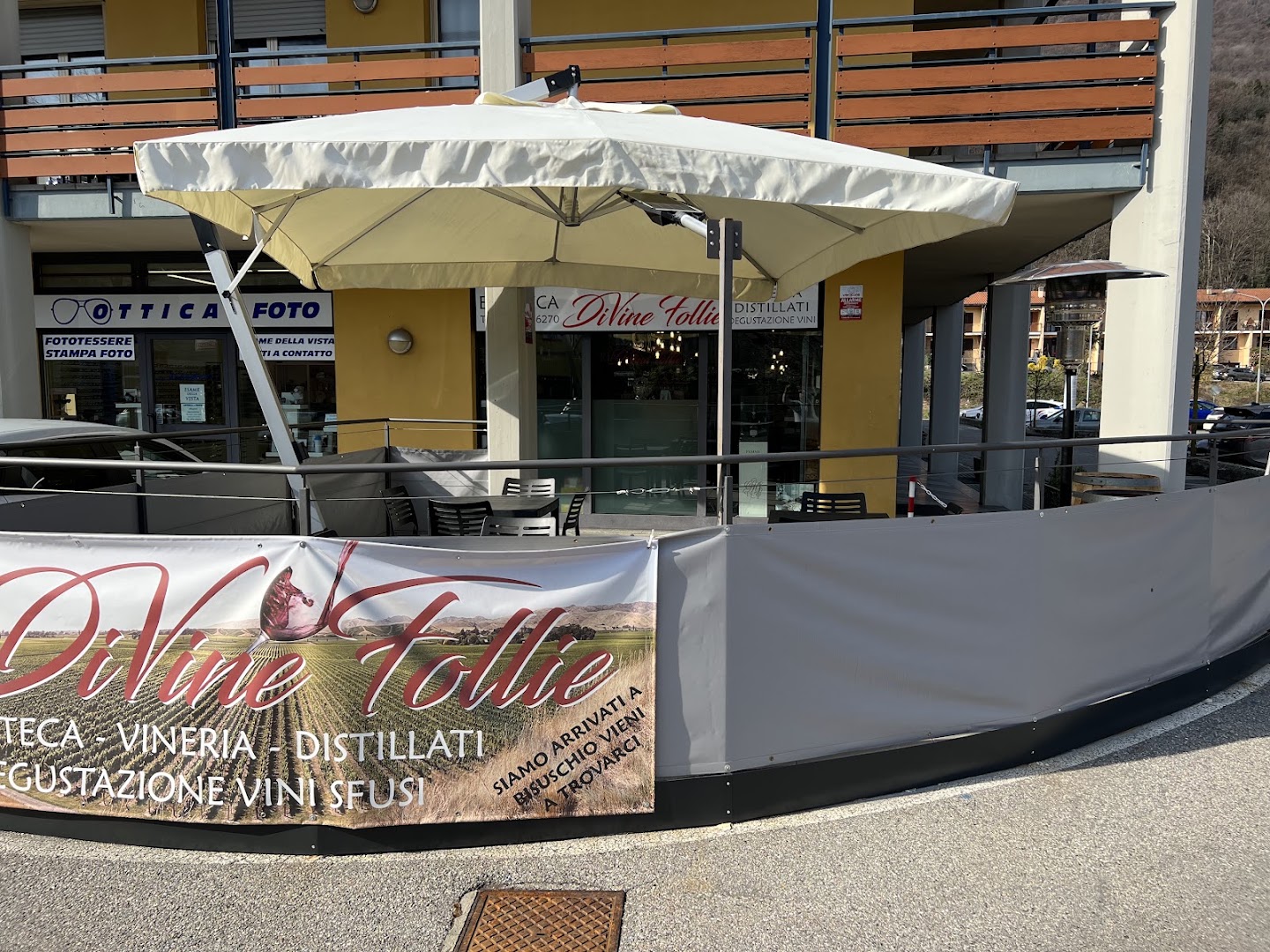 Enoteca Divine Follie/ Bar Vineria/ Birreria/Aperitivi