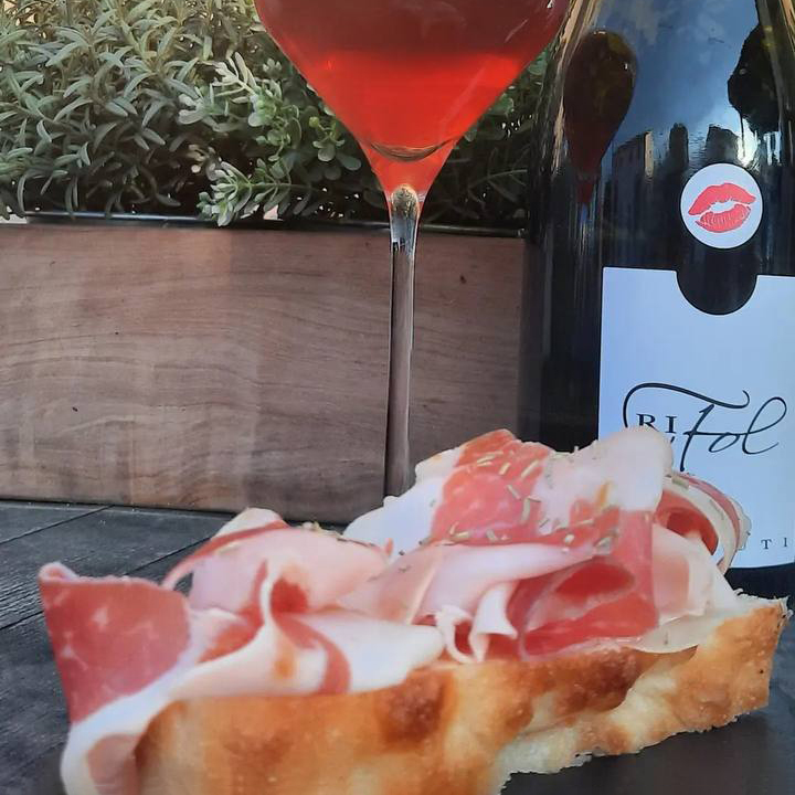 Enoteca Elisa - Wine Bar, Aperitivi, Prodotti Tipici ("Bar Elisa" di Marotti L.& C. Sas), Benevento