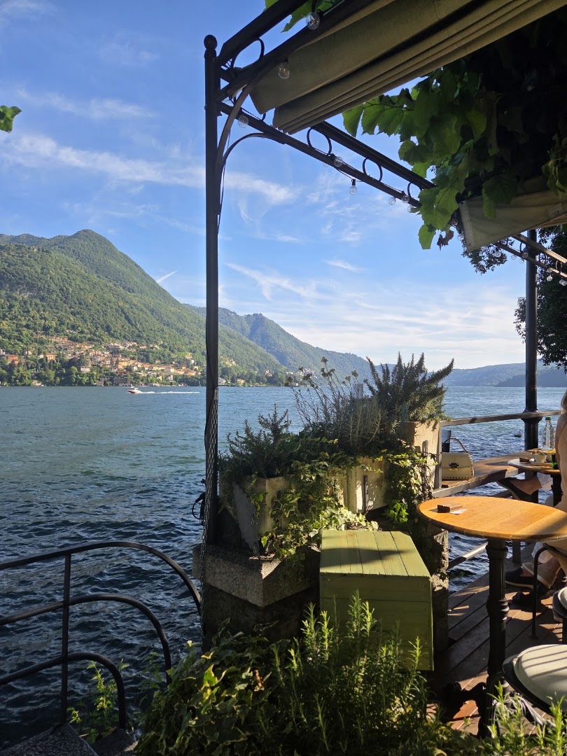 Enoteca Millesimo Lake Como