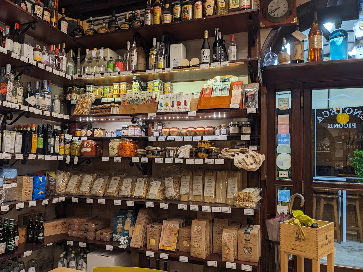 Enoteca Picone