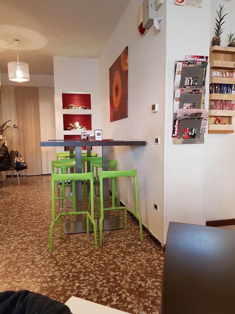 Eravamo 4 Amici Al Bar