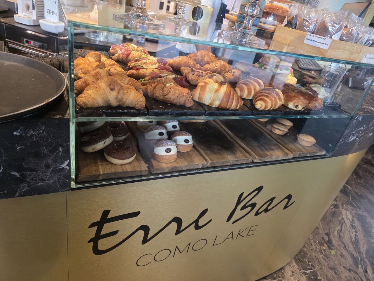 Erre bar Como Lake