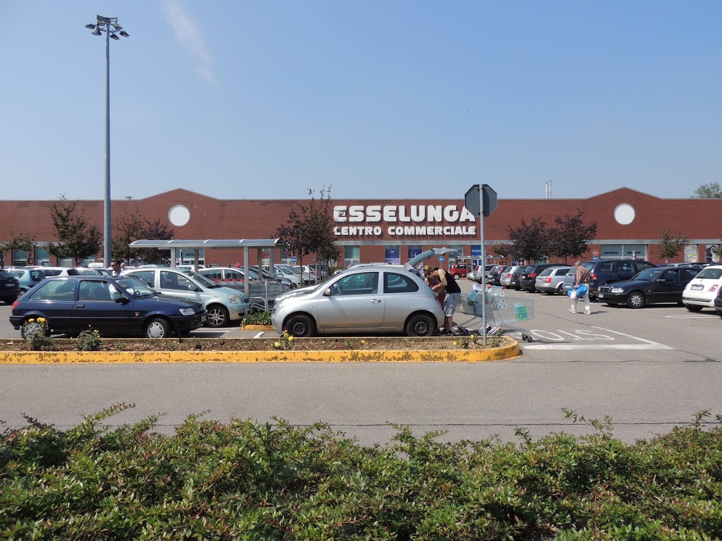 Esselunga Centro Commerciale, Venegono Inferiore