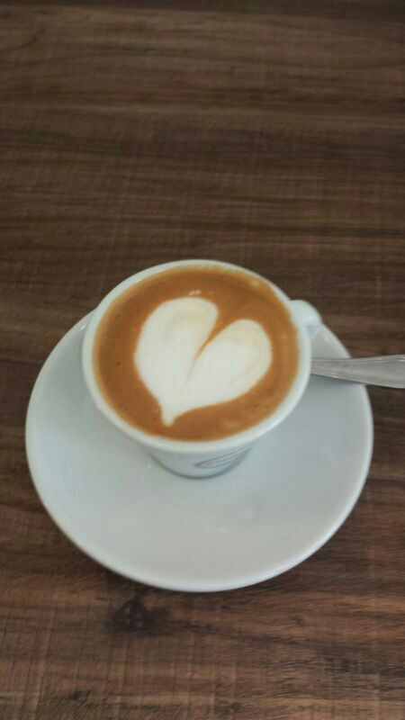 ESSENTIAL CAFE'