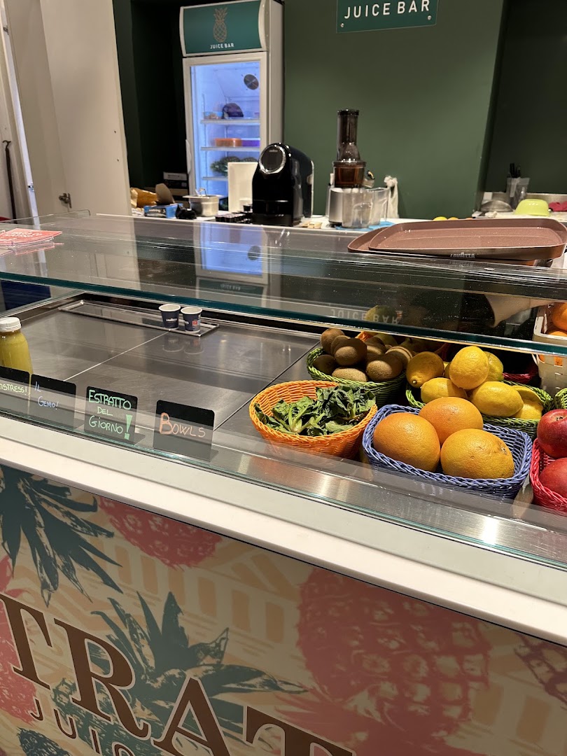 Estratto Juice & Wine Bar