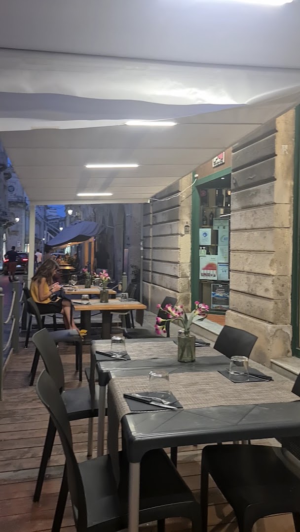 Evoè wine bar shop, Siracusa