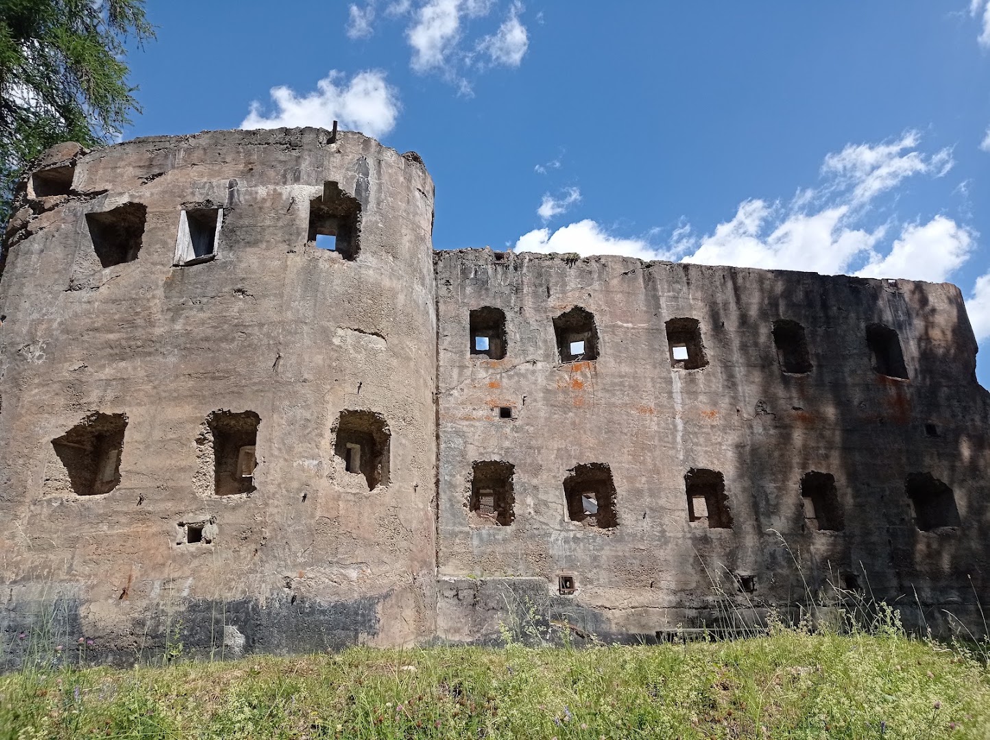 Ex forte "Barba di Fiori" (o "Barbadifior", o "Peio")