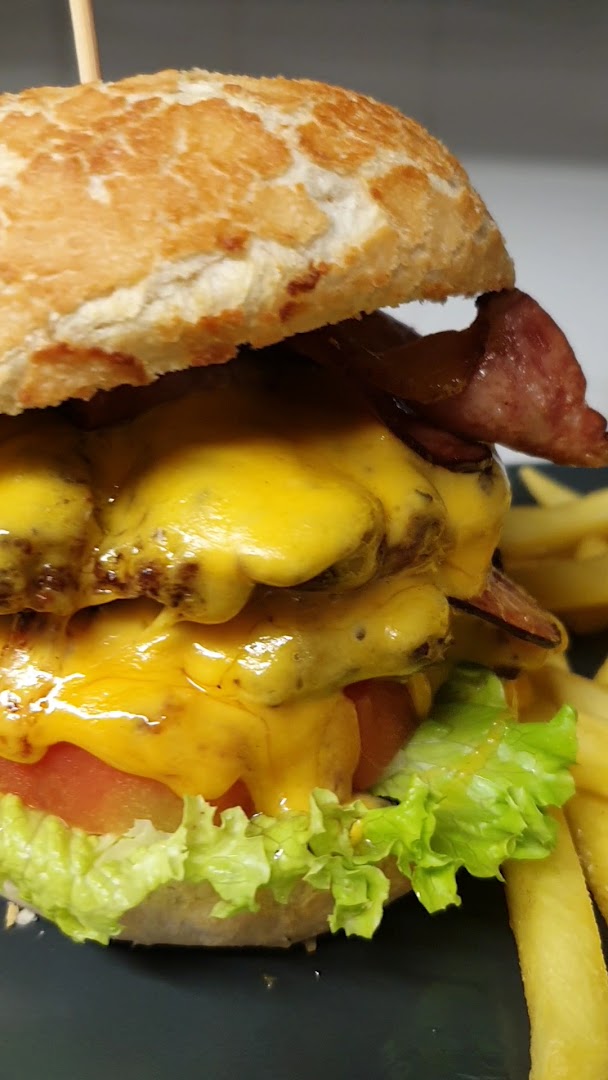 Excalibur Burger Pub