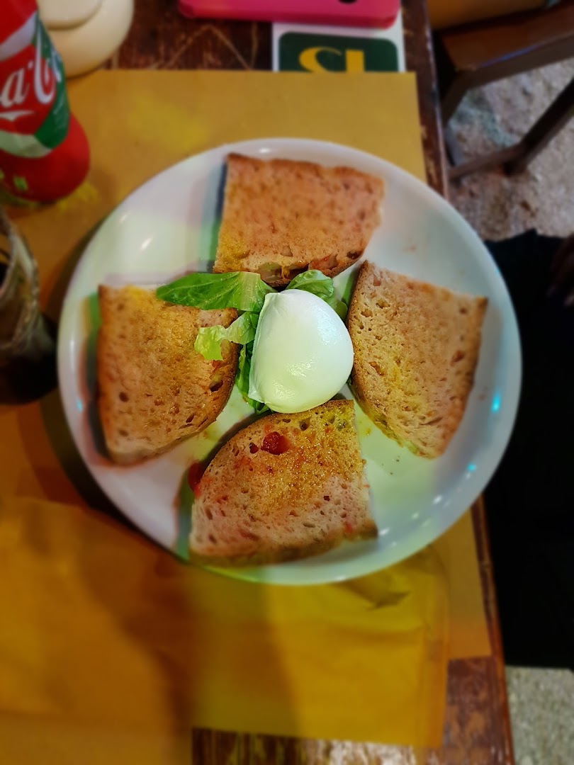 EXCALIBUR PUB, Fondi