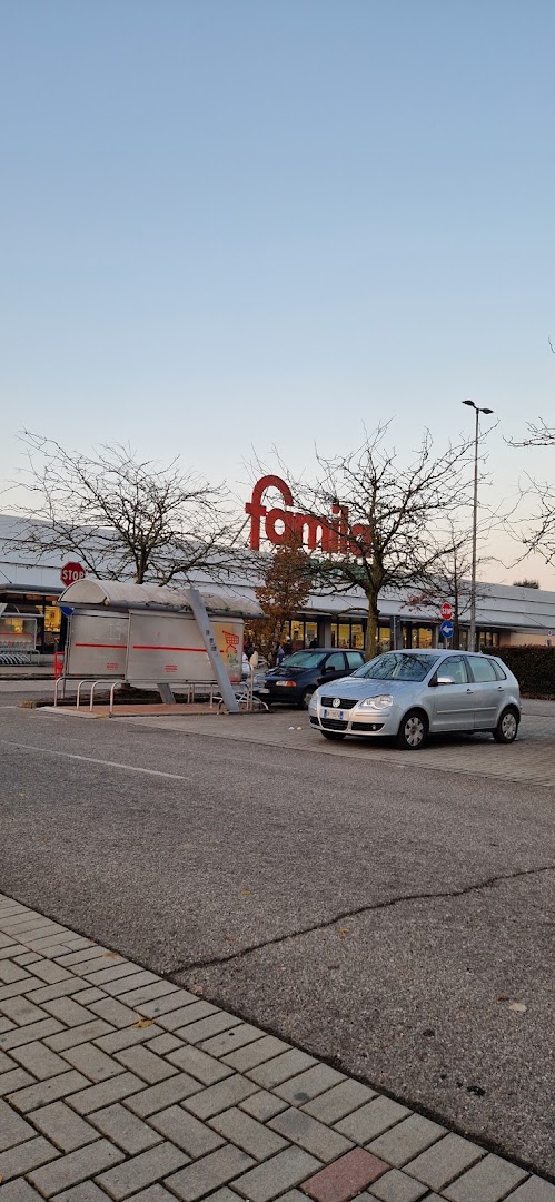 Famila Superstore Crema