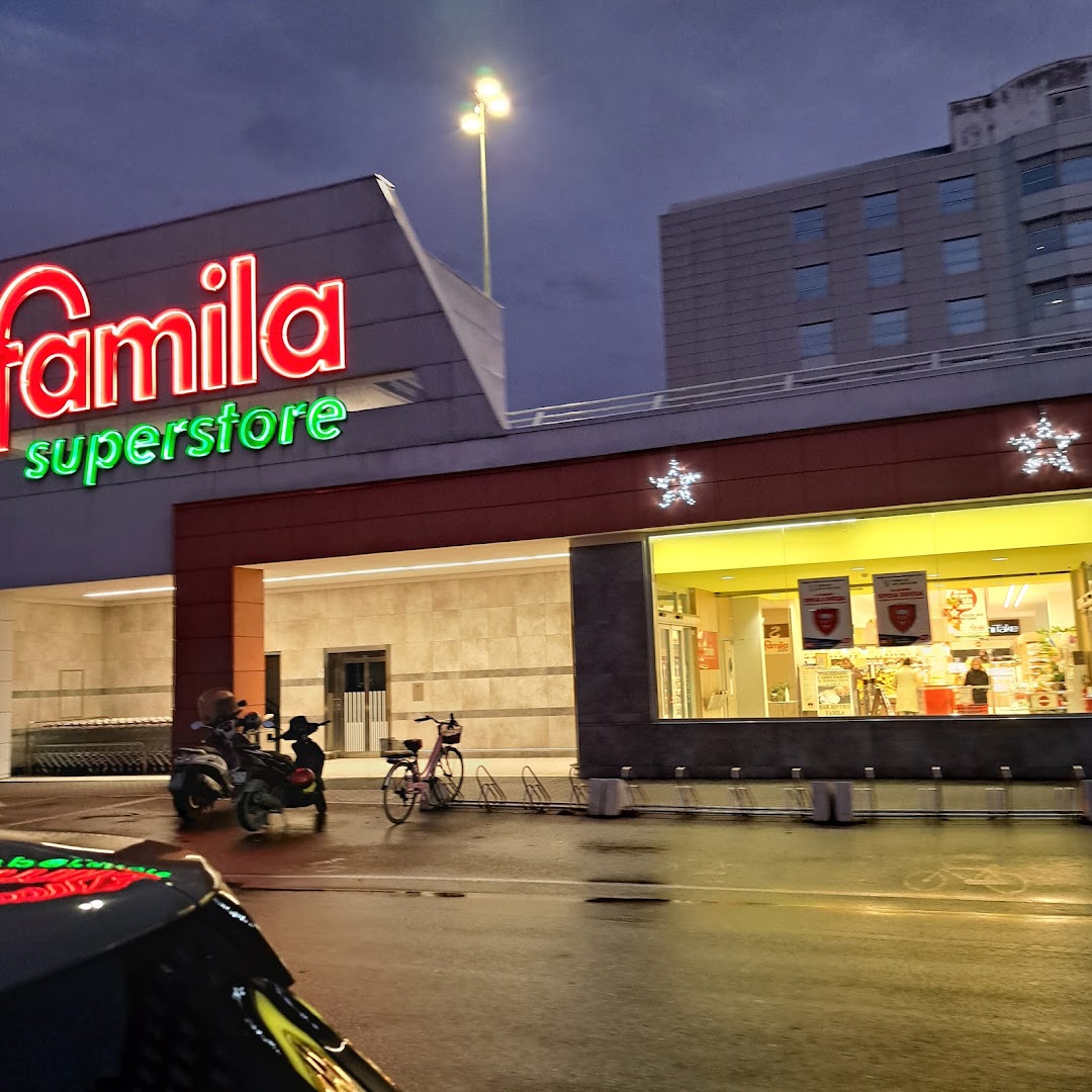 Famila Superstore Saval Verona, Verona