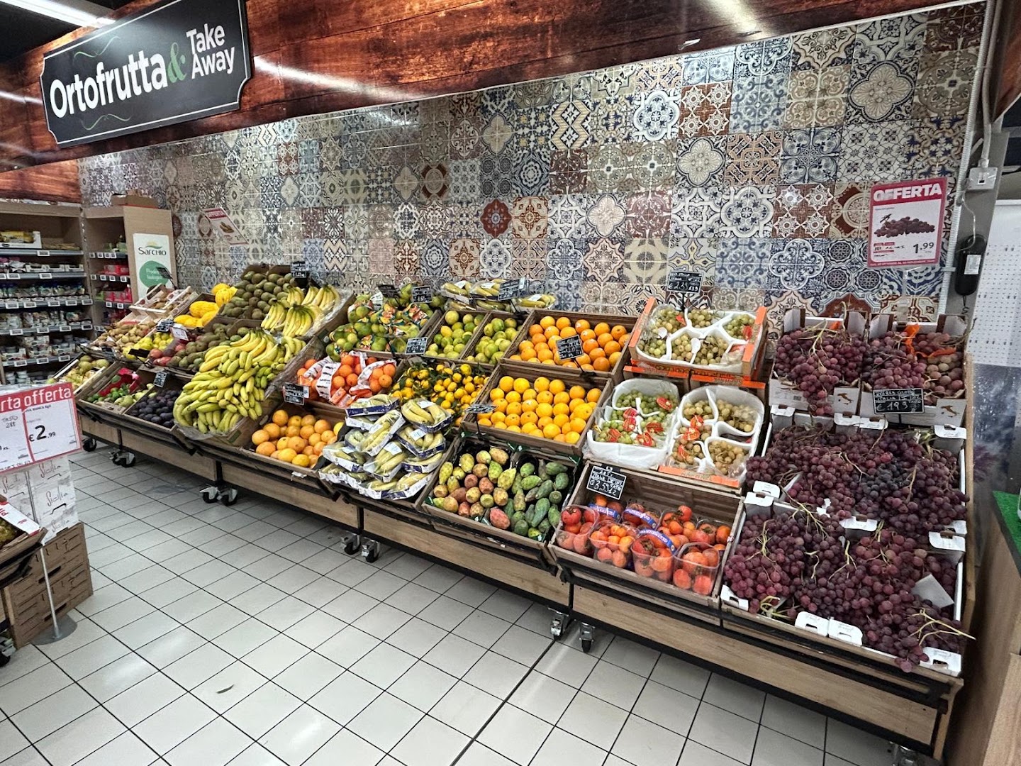 Famila Superstore