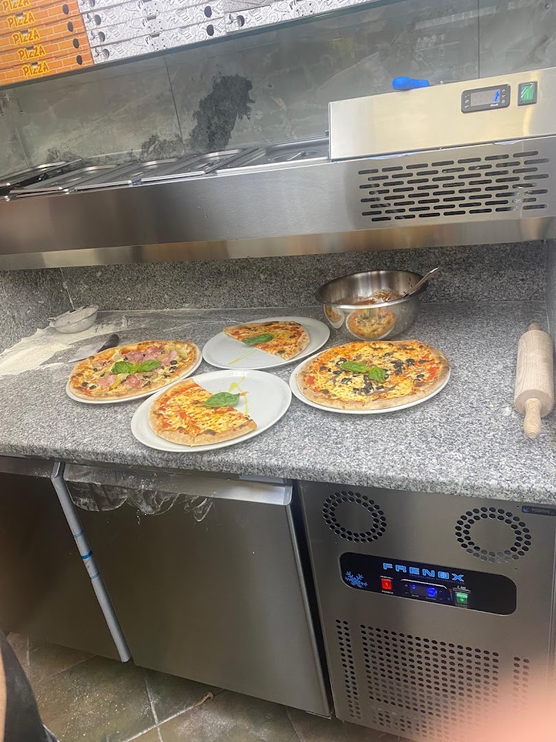 Farfalla pizzeria turkish kebap griglieria Bar, Lecco