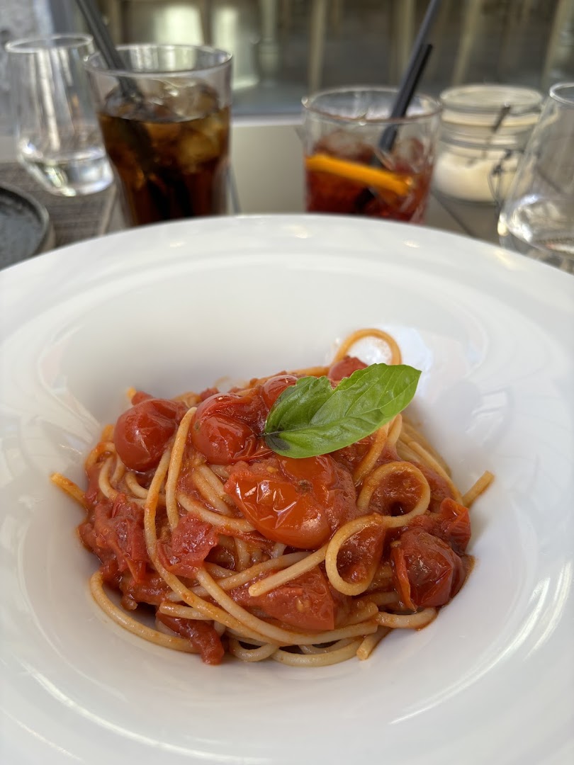Farnese food coffee & drinks