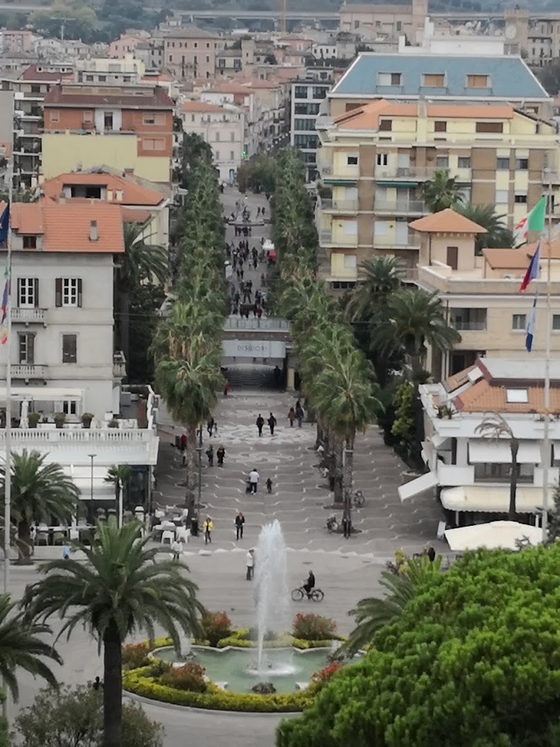Faro, San Benedetto del Tronto