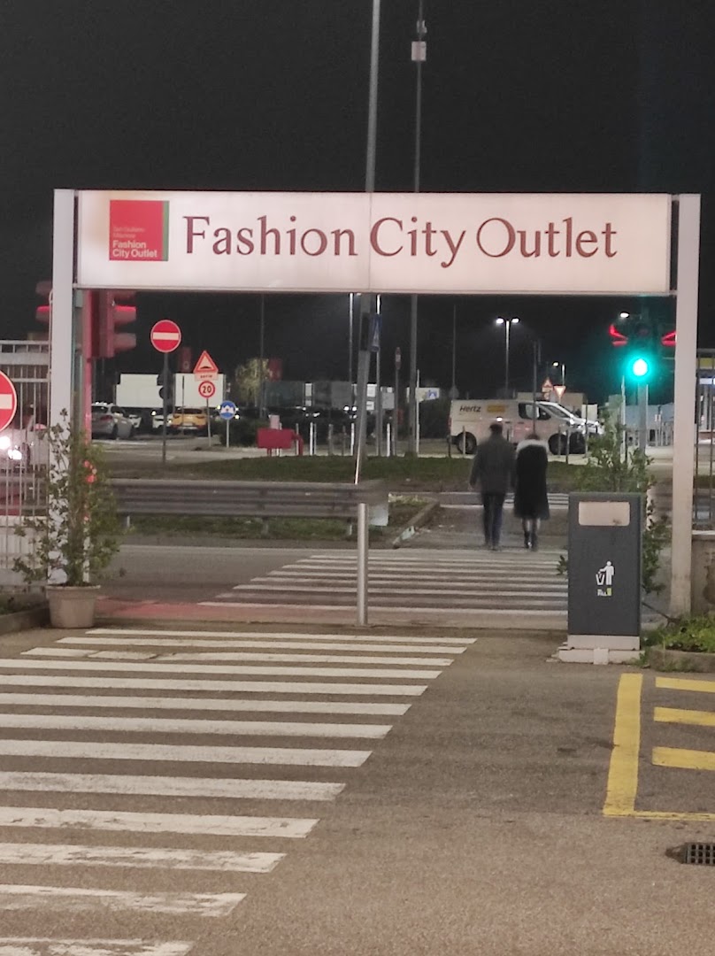 Fashion City Outlet San Giuliano