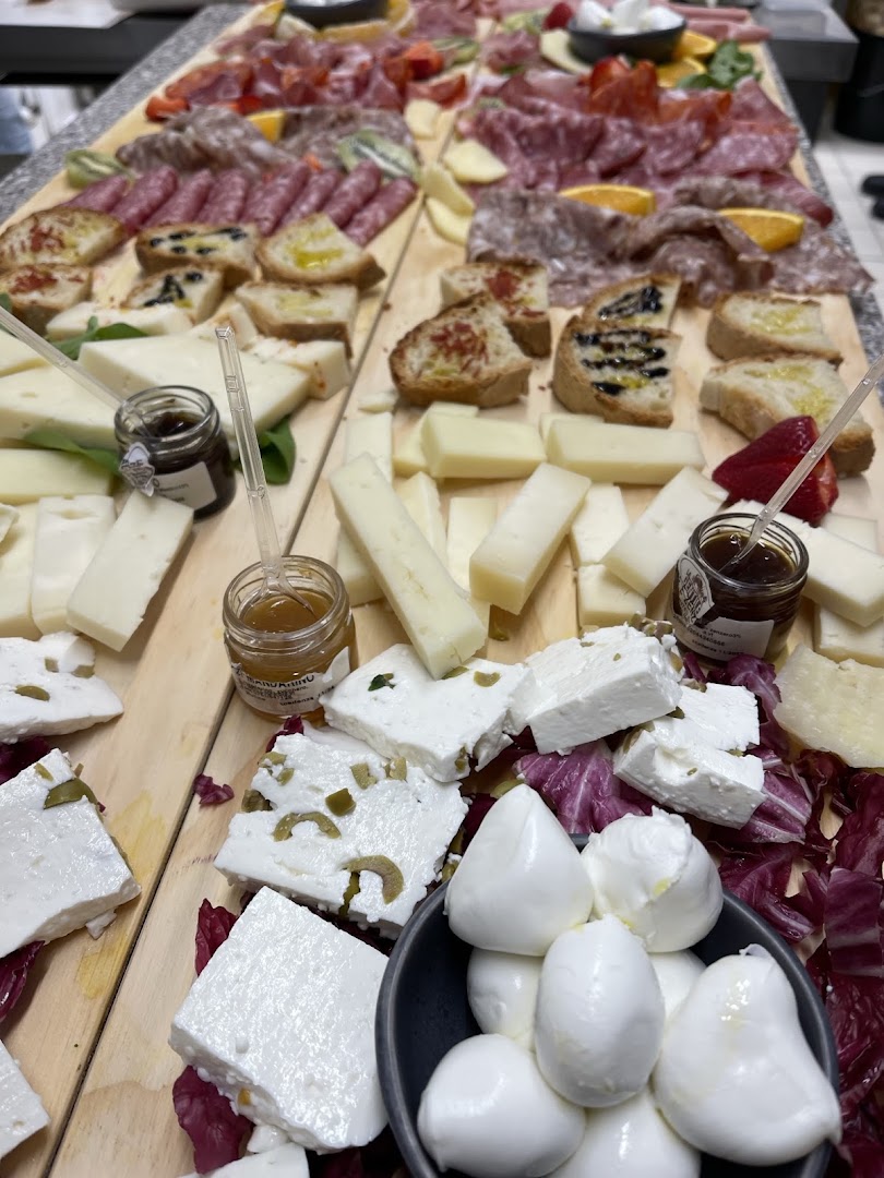 Fattoria Cavalieri Civita Castellana.. Non solo bottega!