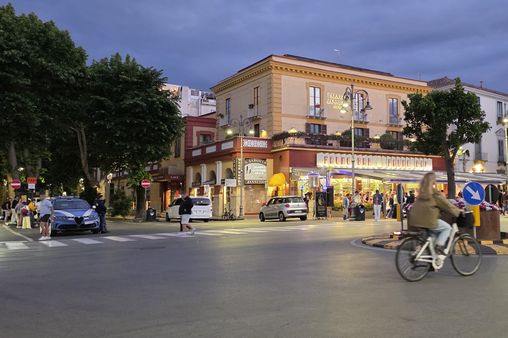 Fauno Bar and Restaurant