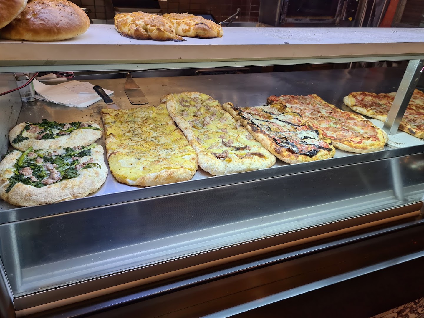 Fava's Food & Drinks
