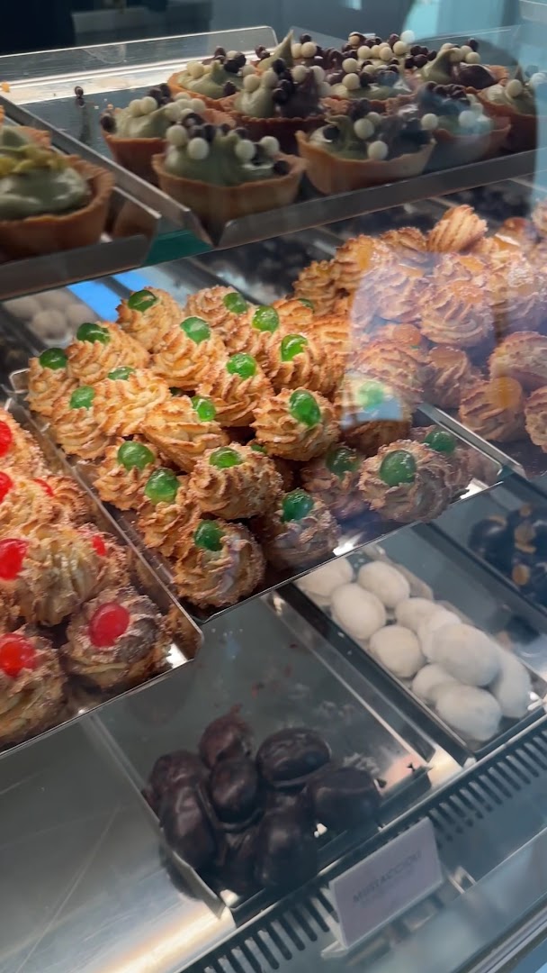 Federica Puzzovio Pasticceria