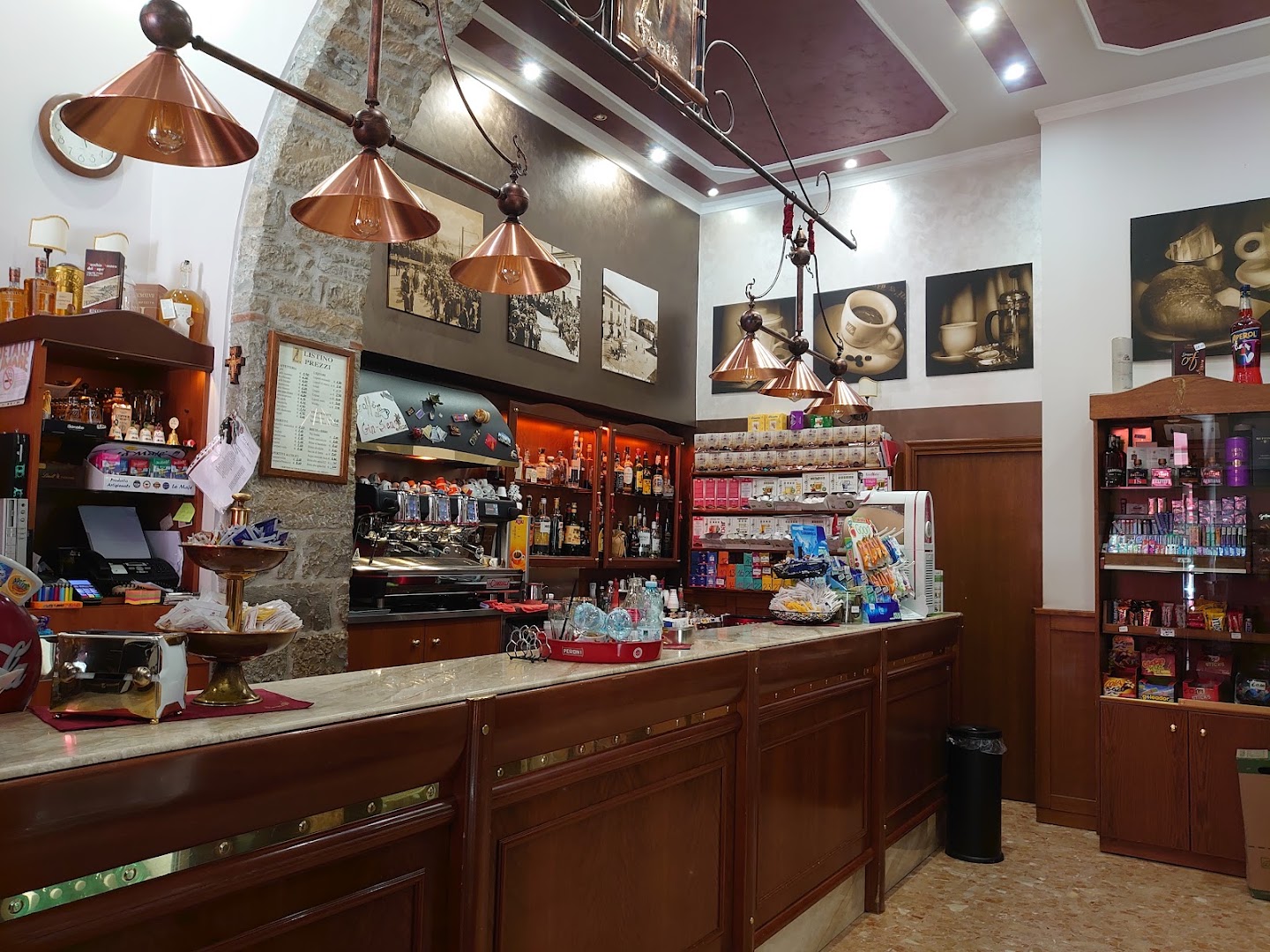 Feni's Bar