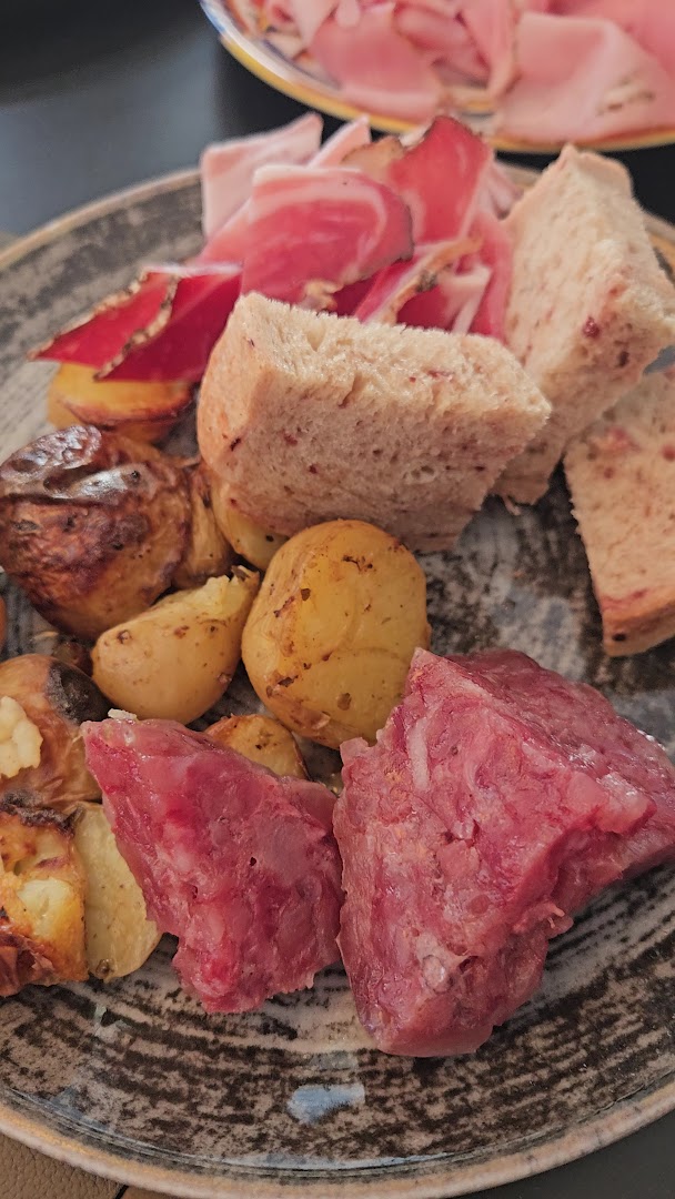 Fernandell Brasserie Raclette Courmayeur