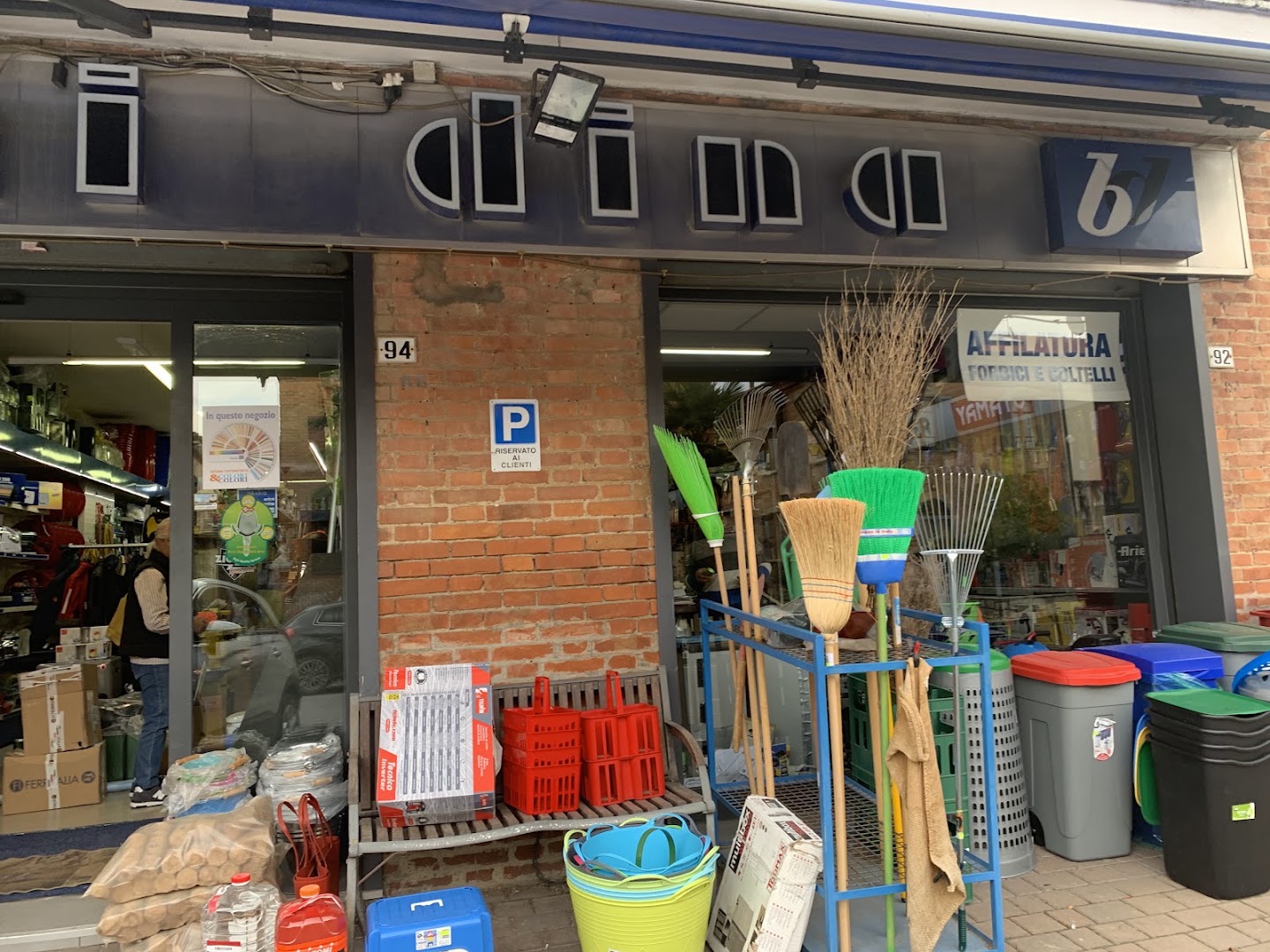 Ferramenta Bazzoni Dina