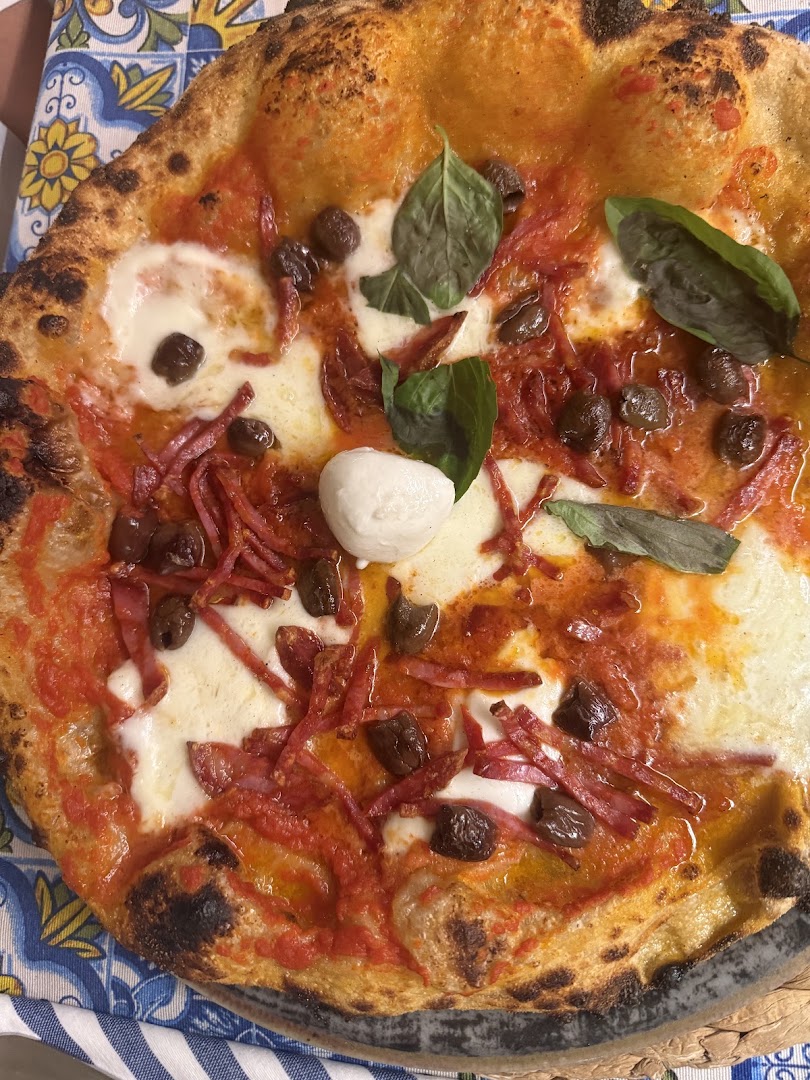 Ferrara gusto e passione, ristorante a base di pesce , pizzeria napoletana e conteporanea