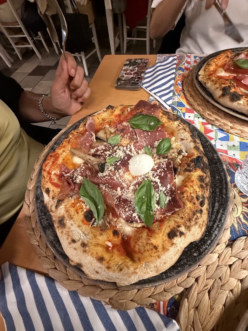 Ferrara gusto e passione, ristorante a base di pesce , pizzeria napoletana e conteporanea