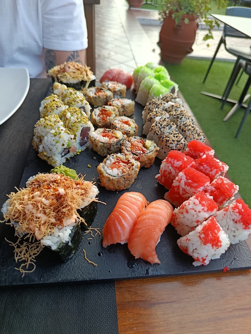 Fishbones fish and sushi