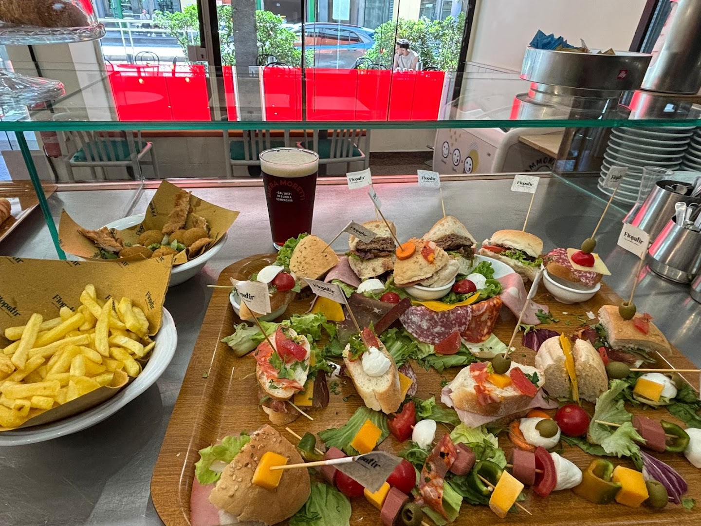 Flopatir bar sandwich aperitivi
