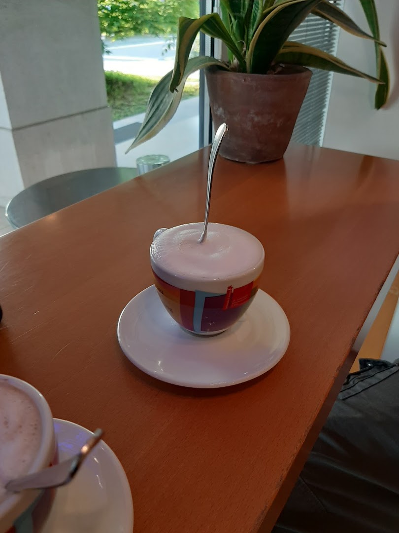 Flou Cafe'