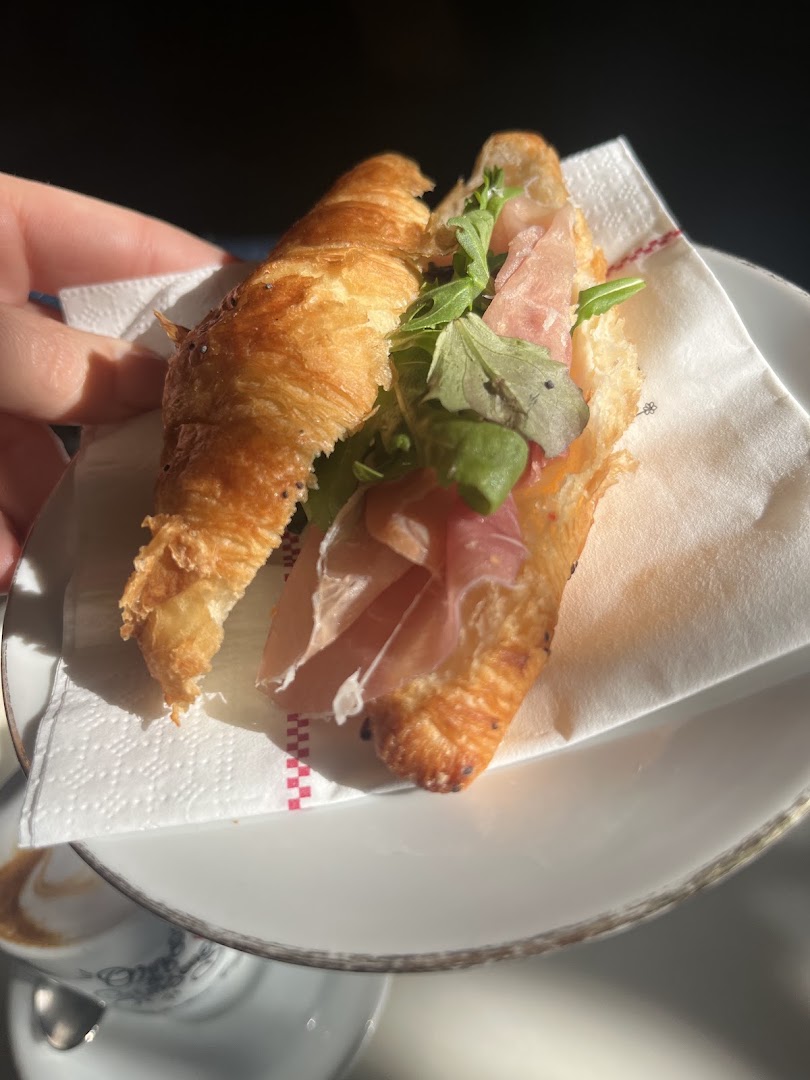 Flower's Home Bakery & Bar