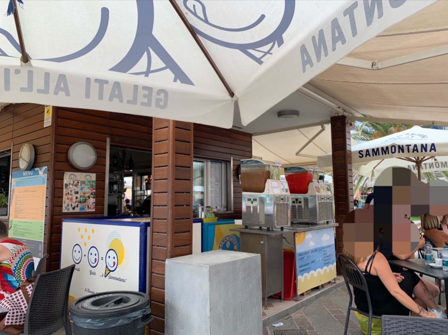 Fly Snack Bar