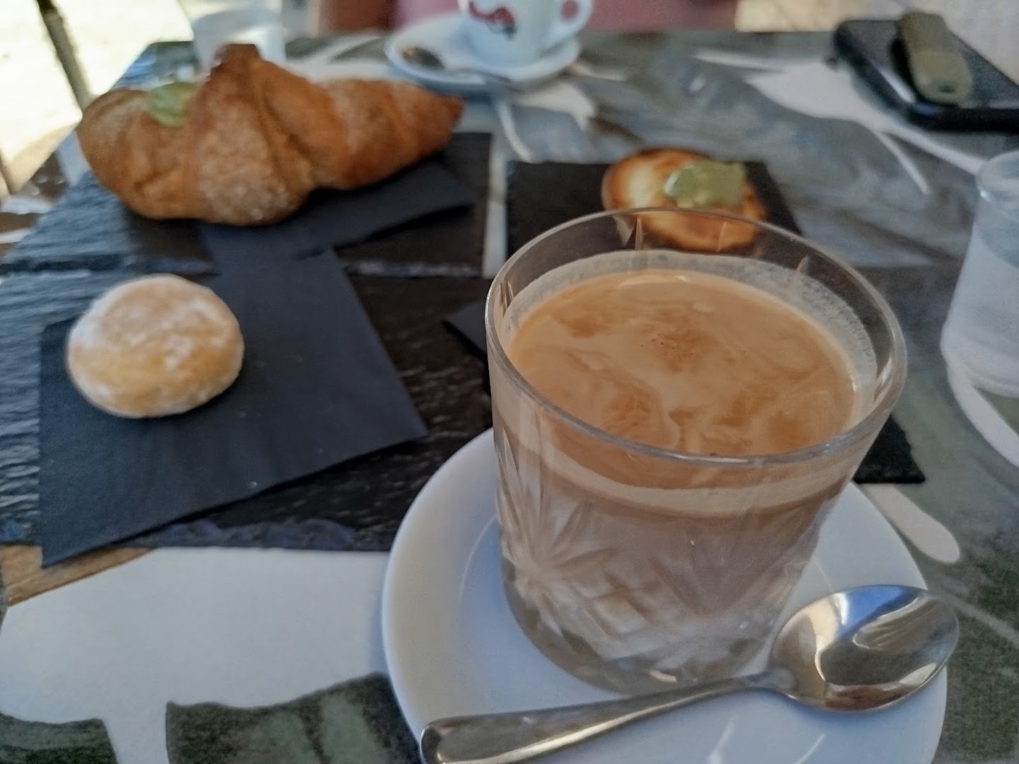 Folium - Breakfast & Aperitif
