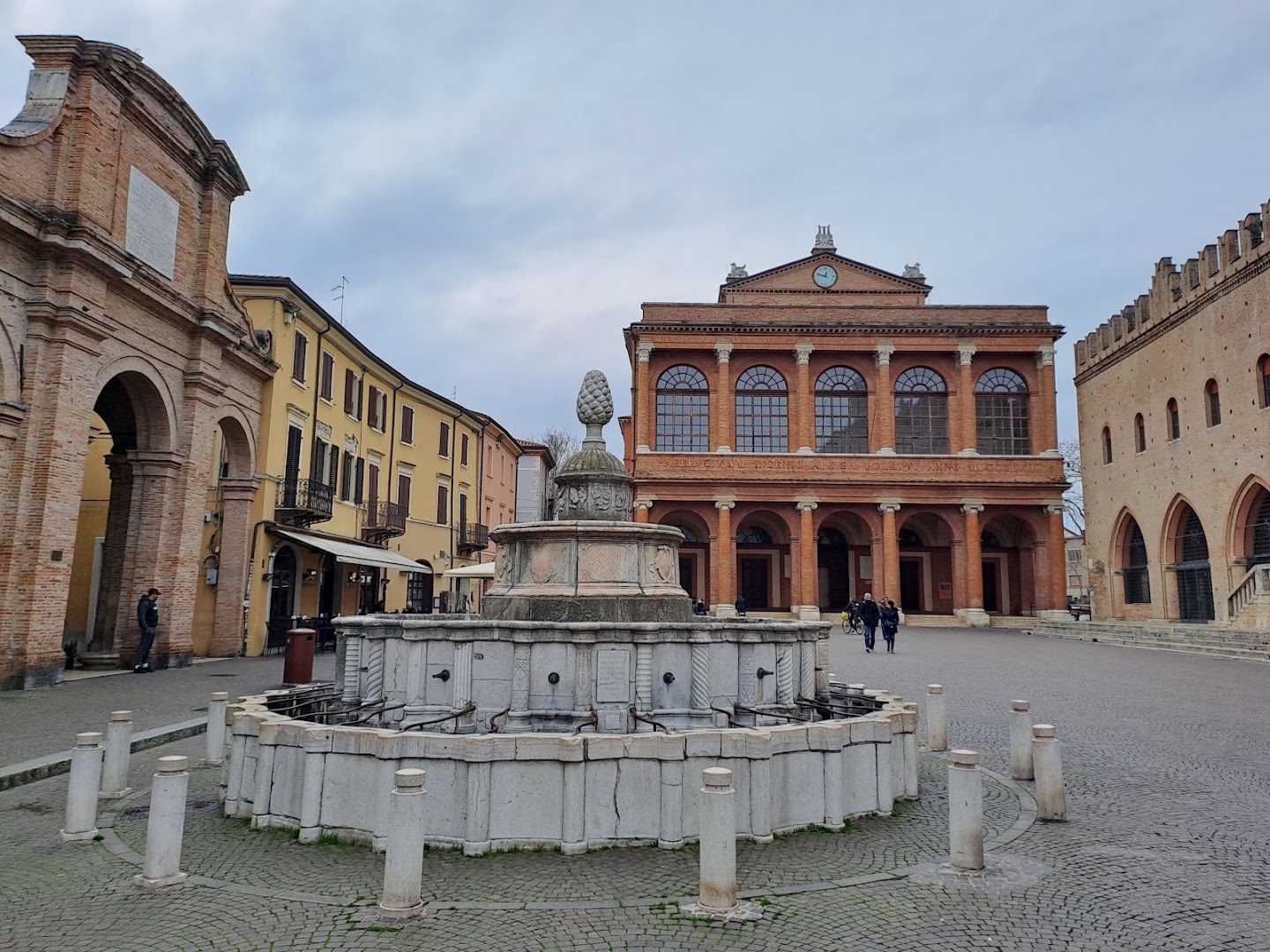 Fontana Della Pigna
