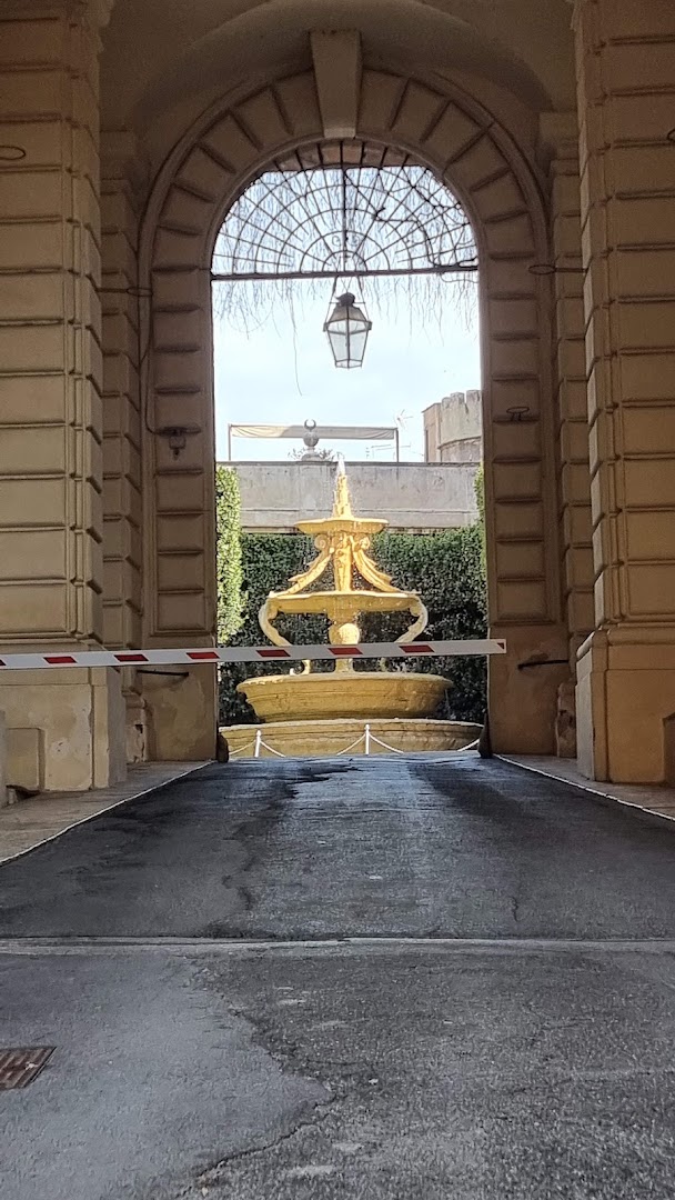 Fontana di Palazzo Taverna