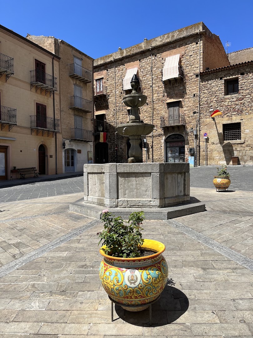 Fontana di Piazza Margherita, Castelbuono